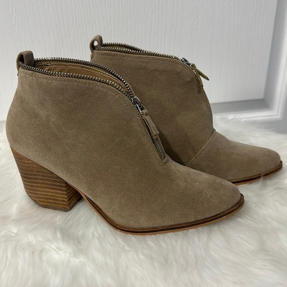 Beast fashion Sz 7.5 zip, front block, heel taupe, booties NWOT